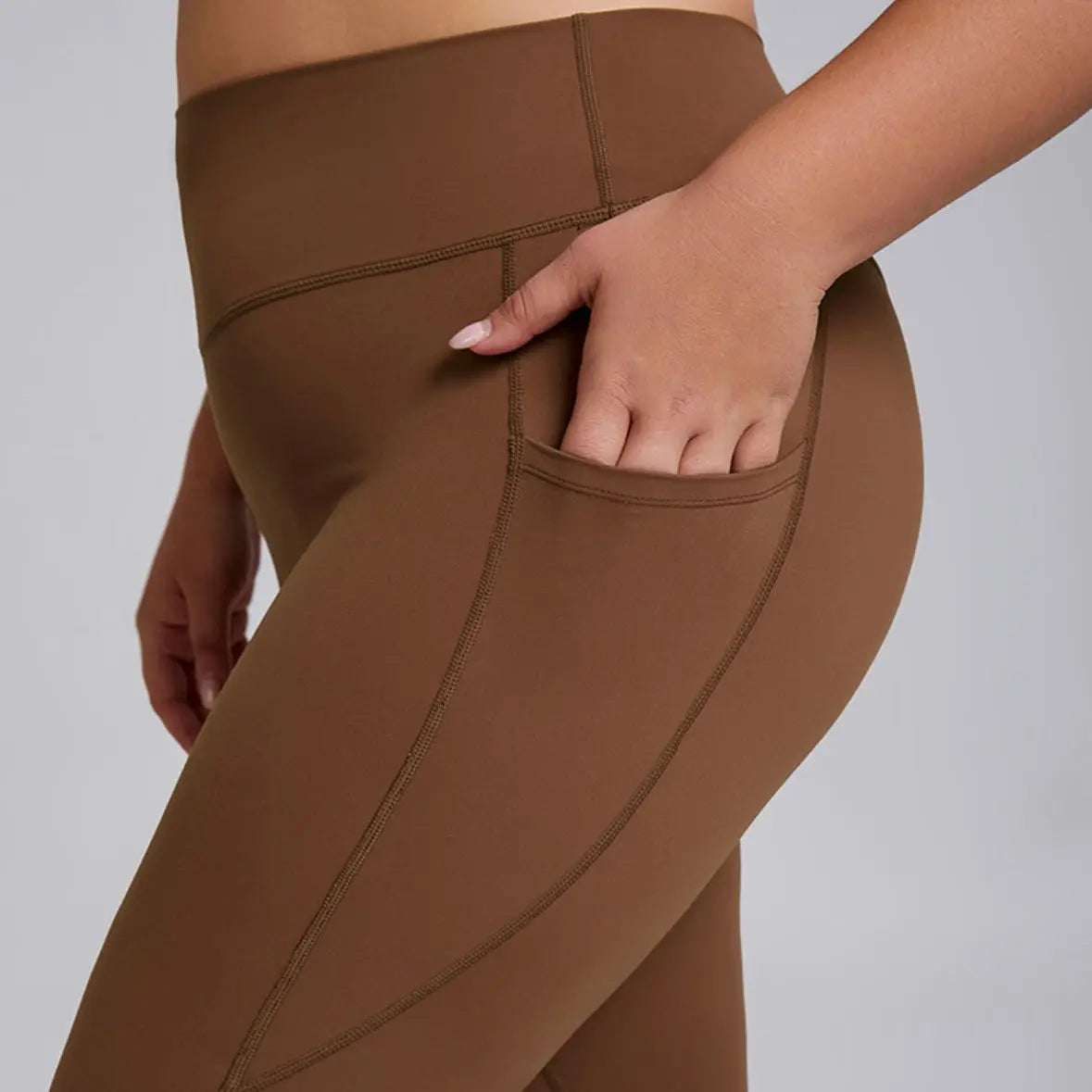 Legging KIVARA grande taille à poches latérales Kivara Wear