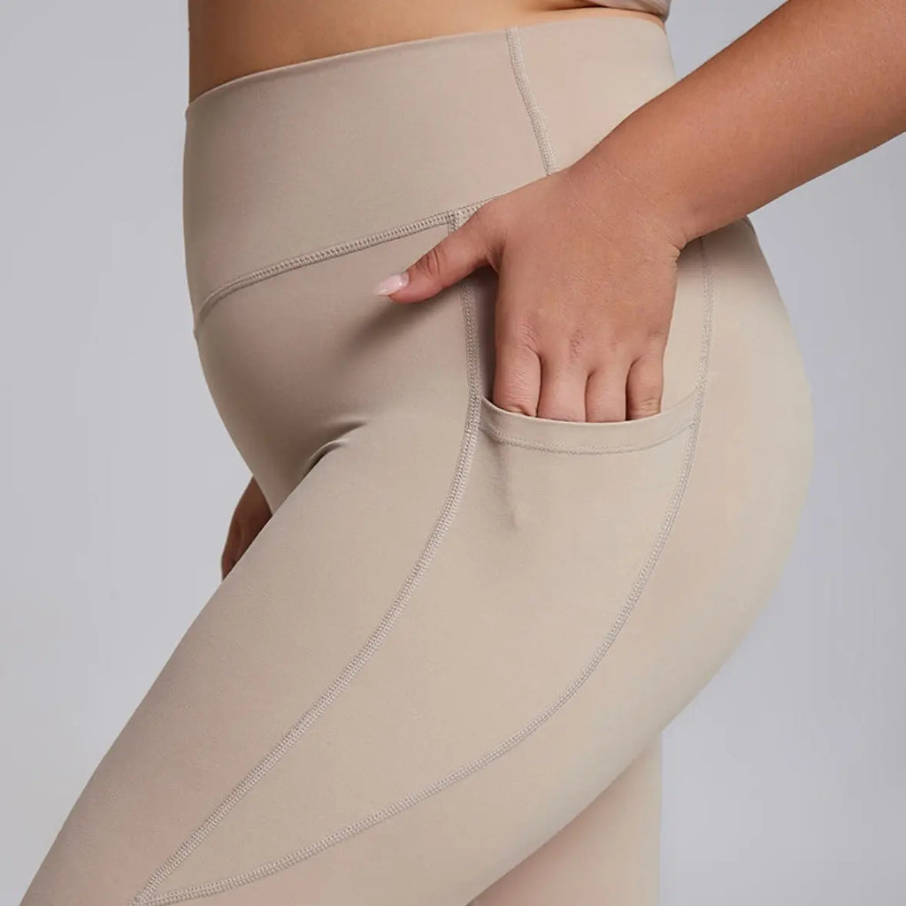 Legging KIVARA grande taille à poches latérales Kivara Wear