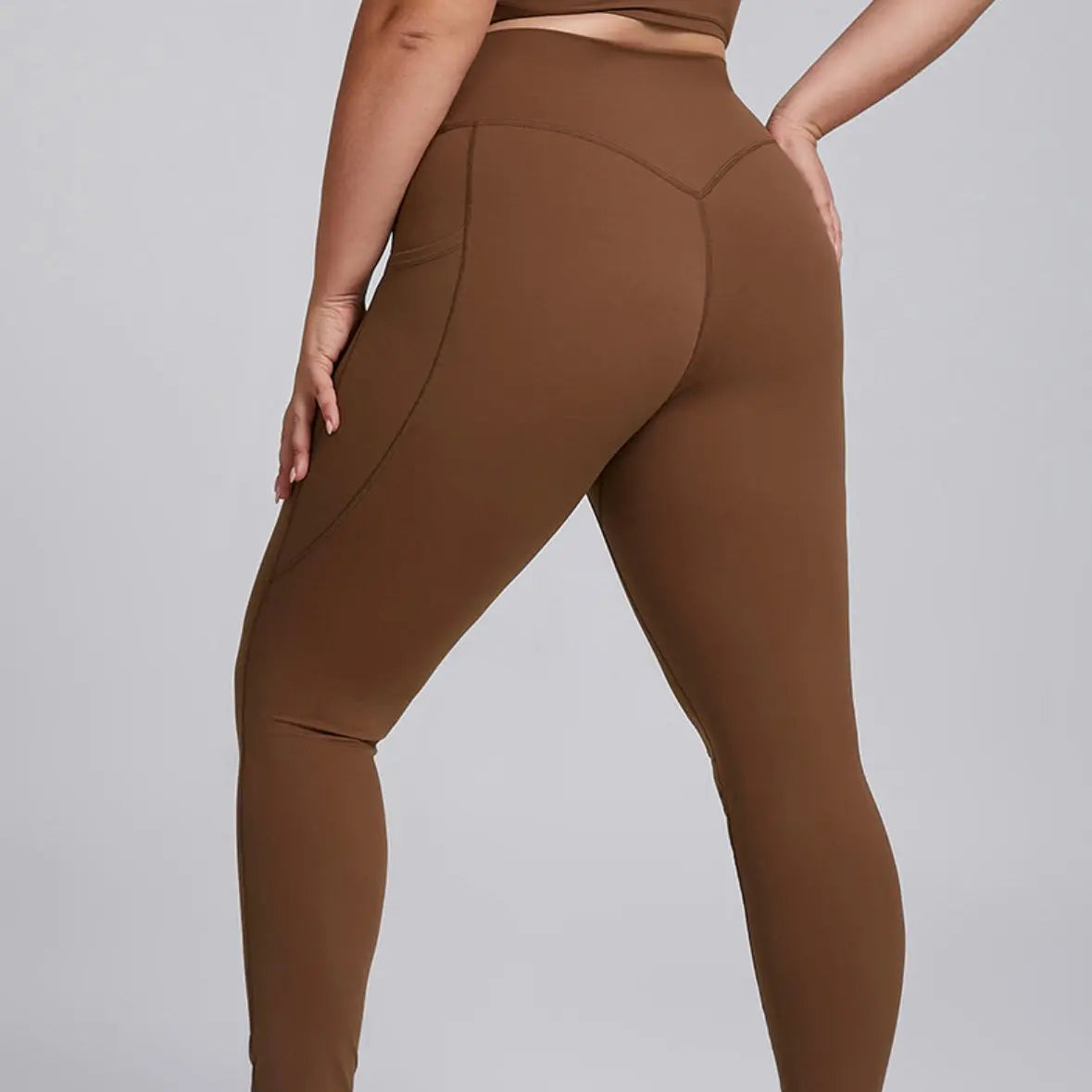 Legging KIVARA grande taille à poches latérales Kivara Wear